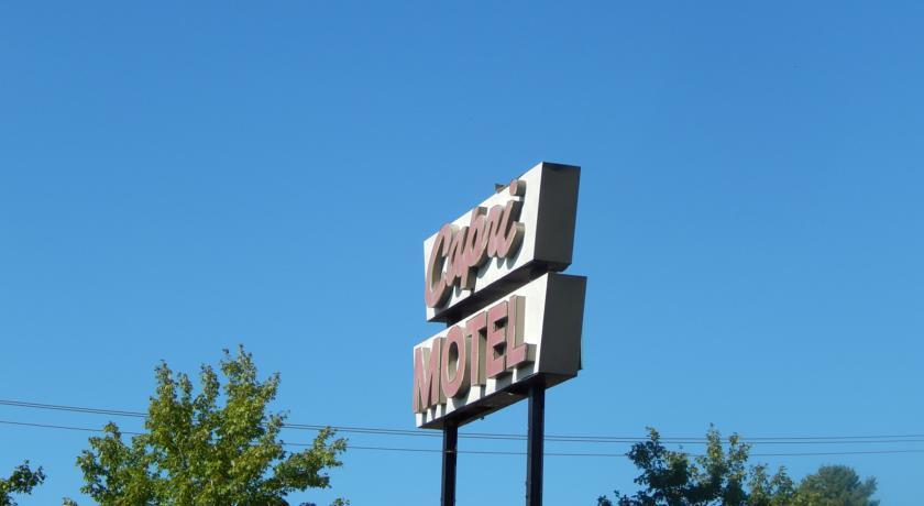 Capri Motel Dartmouth Exterior photo